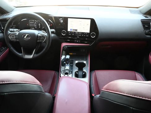 Used 2024 Lexus NX 250 FWD image 7