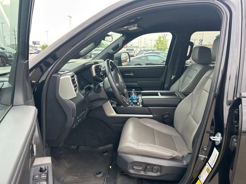 Used 2025 Toyota Tundra SR5 w/ SR5 Premium Package AWD/4WD image 8