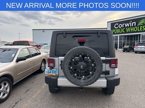 Used 2014 Jeep Wrangler Unlimited Sahara w/ Trailer Tow Group AWD/4WD image 3