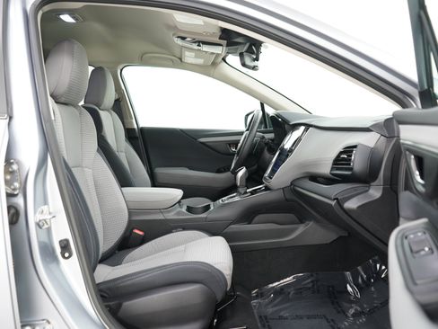 Used 2025 Subaru Outback Premium AWD/4WD image 11