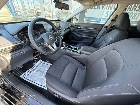 Used 2024 Nissan Altima 2.5 SV image 14