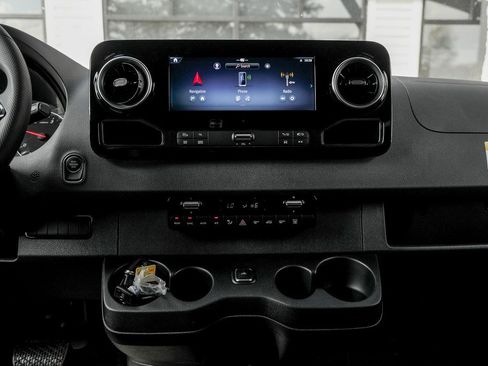 Used 2025 Mercedes-Benz Sprinter 2500 image 20