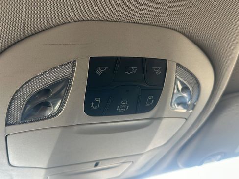 Used 2019 Chrysler Pacifica Touring Plus w/ Cold Weather Group image 21