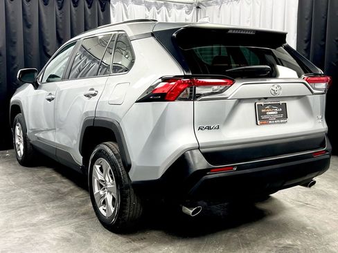 Used 2022 Toyota RAV4 XLE image 8