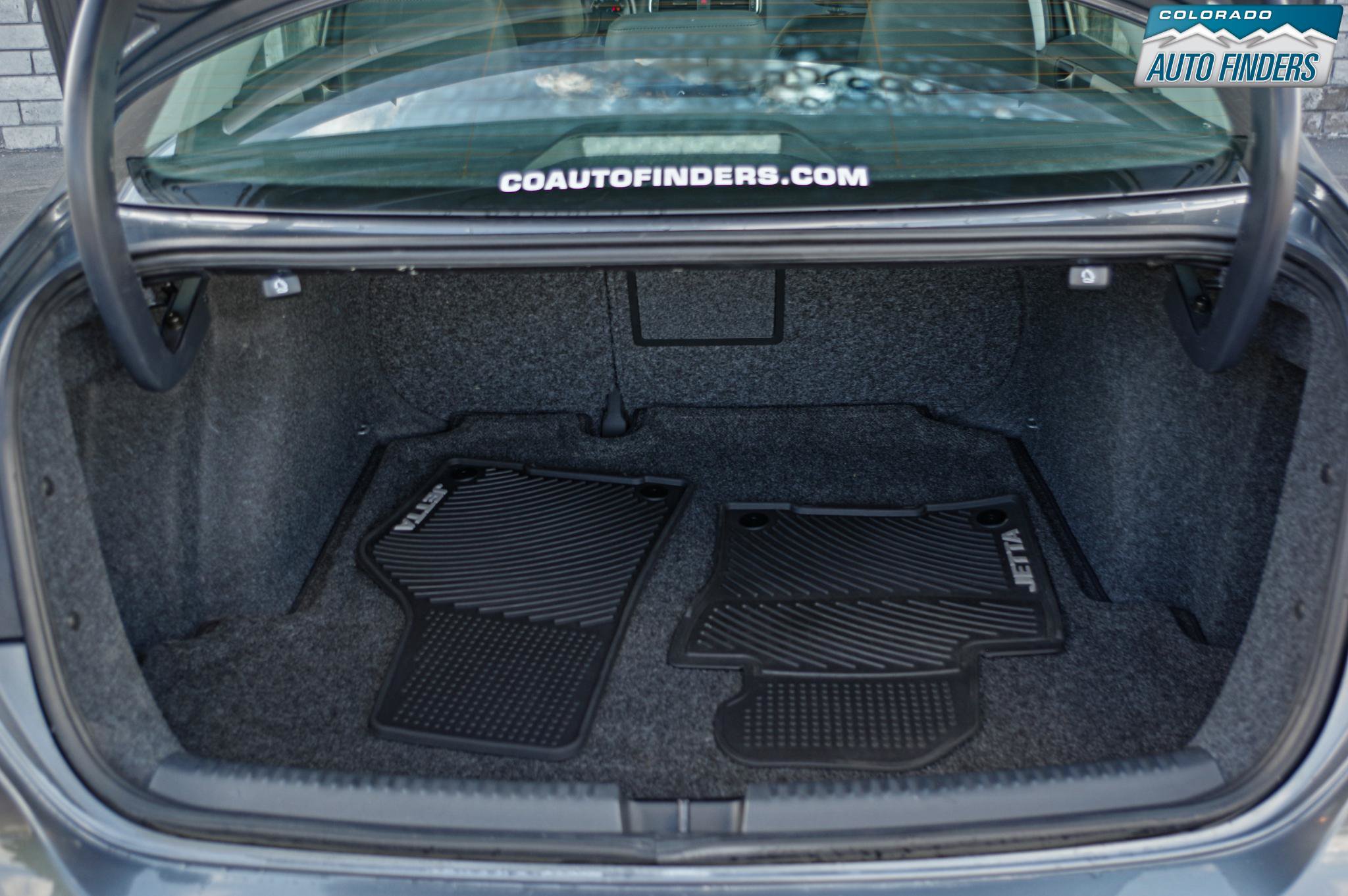 Used 2013 Volkswagen Jetta SE FWD image 26