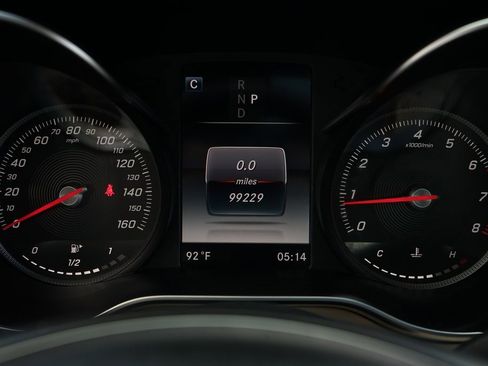 Used 2018 Mercedes-Benz C 300 Coupe image 4