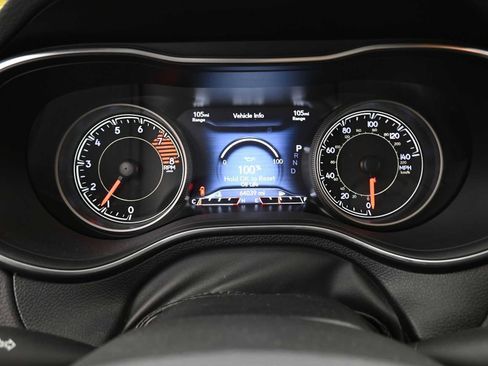 Used 2019 Jeep Cherokee Limited image 7