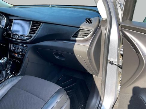 Used 2020 Buick Encore Preferred FWD image 17