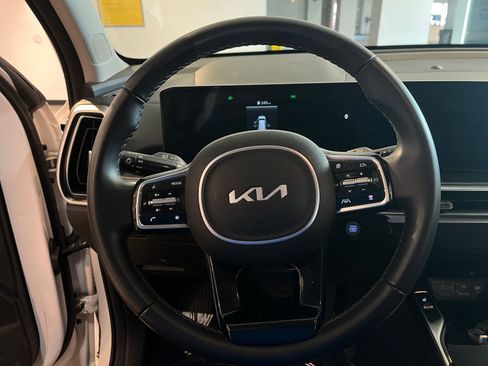 Used 2024 Kia Sorento S image 28