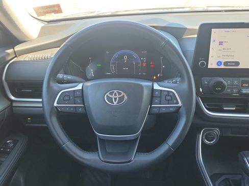 Used 2025 Toyota Grand Highlander AWD Hybrid image 22