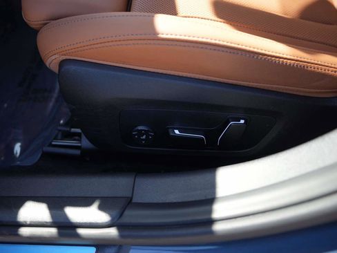 Used 2025 BMW 330i 330i Sedan RWD w/ Convenience Package image 16