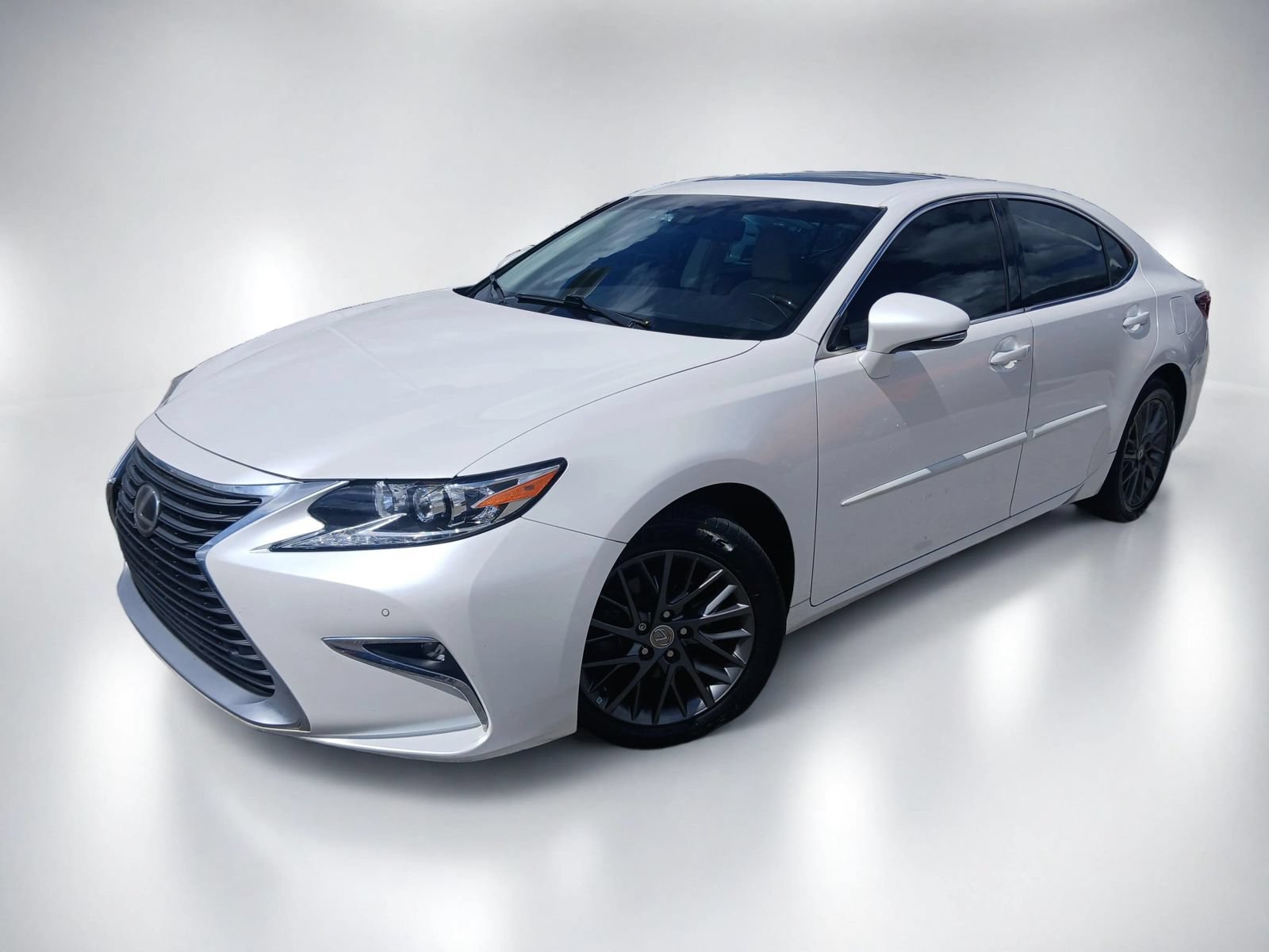 Used 2018 Lexus ES 350 w/ Premier Package FWD image 2