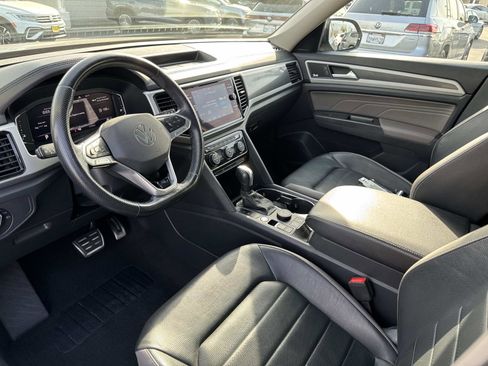 Certified 2022 Volkswagen Atlas SEL Premium image 14