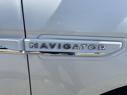 Used 2024 Lincoln Navigator Reserve image 23