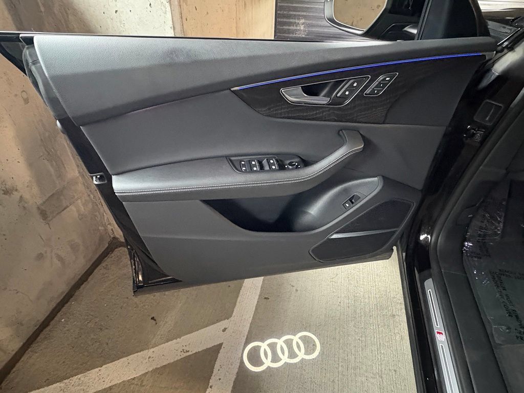 Used 2023 Audi Q8 Premium Plus AWD/4WD image 21