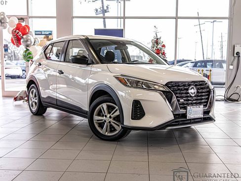 Used 2022 Nissan Kicks S image 4