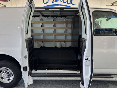 Used 2024 Chevrolet Express 2500 w/ Driver Convenience Package RWD image 12