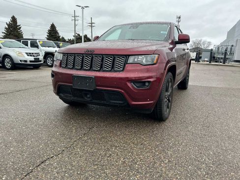 Certified 2021 Jeep Grand Cherokee Laredo X image 5