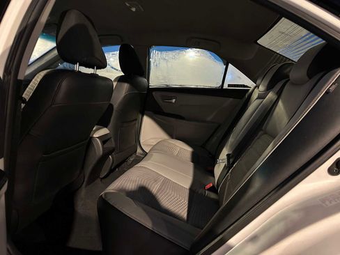 Used 2015 Toyota Camry SE image 17