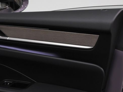 Certified 2025 Porsche Macan 4 Electric image 27