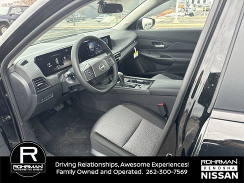 Used 2026 Nissan Sentra SV w/ Floor Mat Package FWD image 4