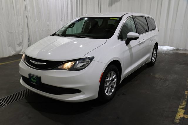 Used 2023 Chrysler Voyager LX FWD image 30