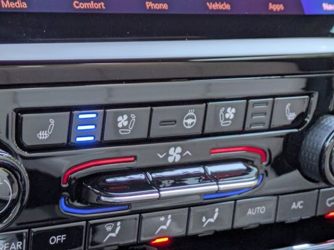 New 2025 Jeep Grand Cherokee Limited w/ Luxury Tech Group II image 24