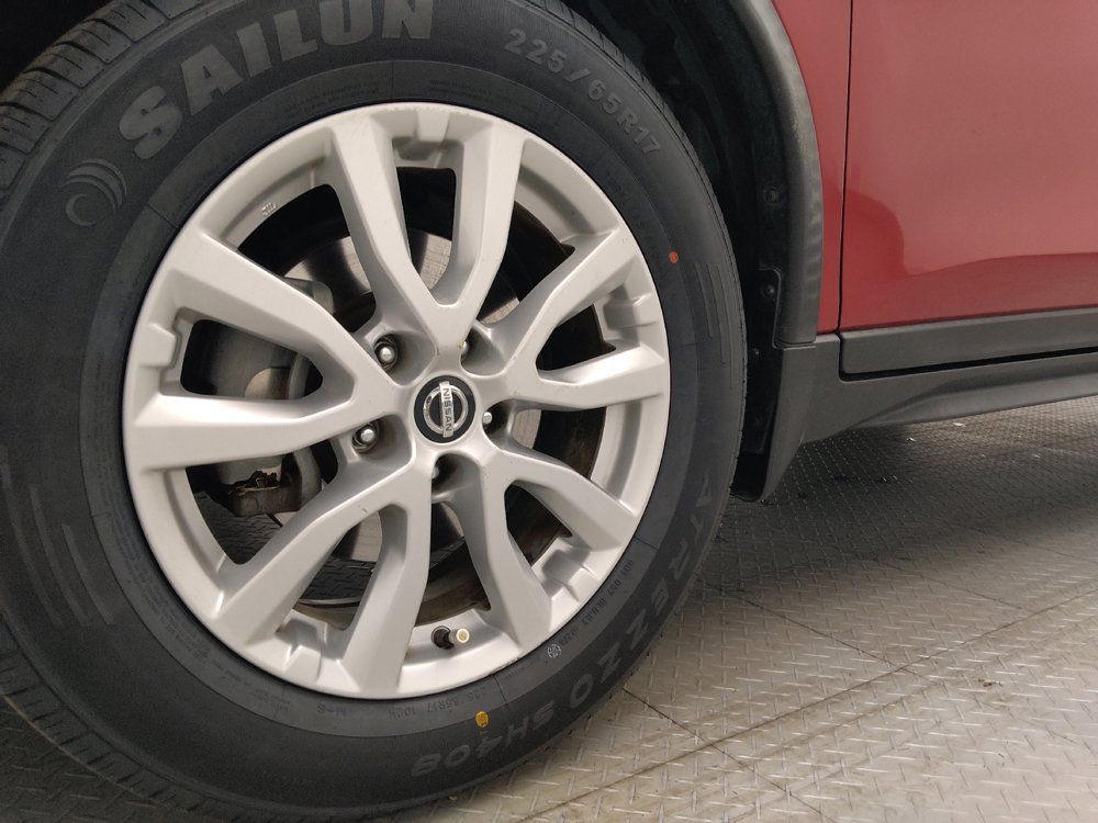 Used 2017 Nissan Rogue SV FWD image 31