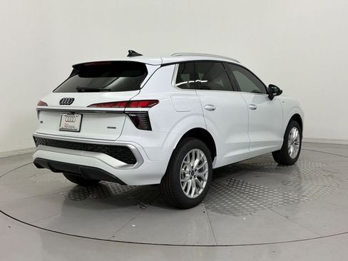 New 2026 Audi Q3 quattro 2.0T AWD/4WD image 9