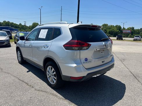 Used 2018 Nissan Rogue SV AWD/4WD image 3