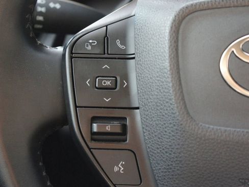 Used 2024 Toyota Prius LE image 8