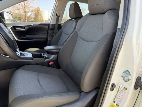 Certified 2025 Toyota RAV4 XLE image 25