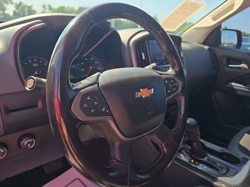 Used 2021 Chevrolet Colorado Z71 AWD/4WD image 9