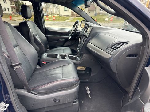 Used 2017 Dodge Grand Caravan GT image 12