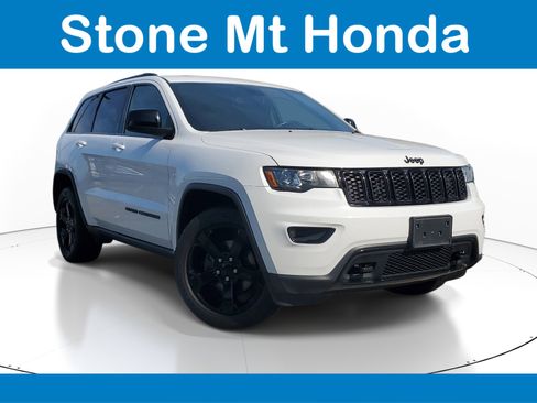 Used 2019 Jeep Grand Cherokee Laredo AWD/4WD image 1