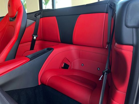 Used 2019 Ferrari Portofino image 30