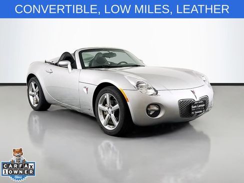 Used 2009 Pontiac Solstice Convertible w/ Premium Package RWD image 1