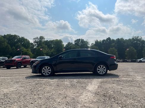 Used 2022 Toyota Corolla LE FWD image 16