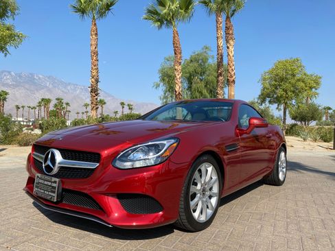 Used 2018 Mercedes-Benz SLC 300 image 3