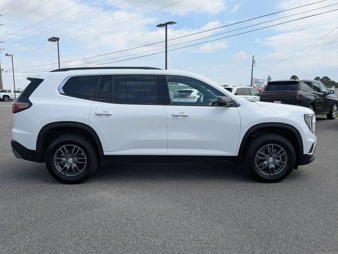 Used 2025 GMC Acadia Elevation FWD image 3