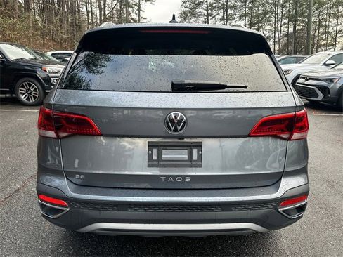 Certified 2024 Volkswagen Taos SE image 6