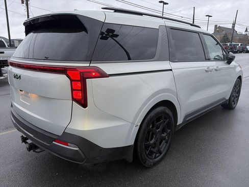 Used 2025 Kia Carnival SX w/ SX Dark Edition Package image 3