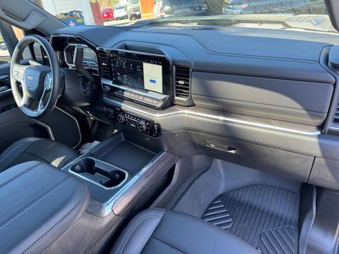 Used 2024 Chevrolet Silverado 3500 LTZ w/ LTZ Plus Package image 12