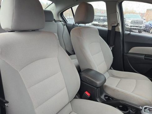 Used 2014 Chevrolet Cruze LT image 29