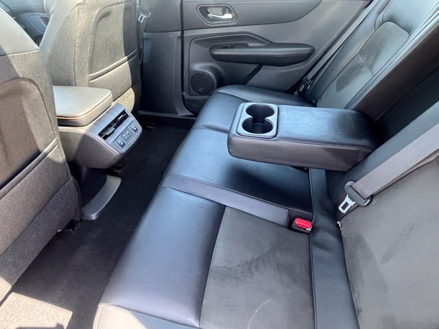 Used 2023 Nissan Ariya FWD image 27