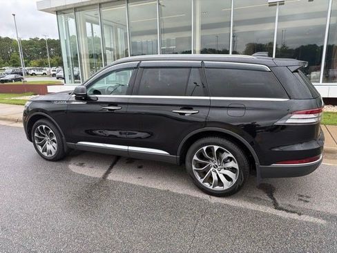 Used 2026 Lincoln Aviator Reserve AWD/4WD image 8