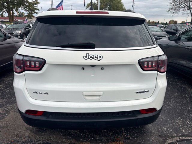 Used 2017 Jeep Compass Latitude w/ Popular Equipment Group AWD/4WD image 5