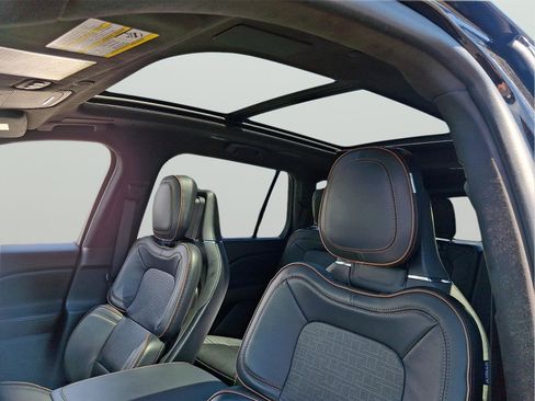 Certified 2025 Lincoln Aviator Black Label w/ Jet Appearance Package AWD/4WD image 13