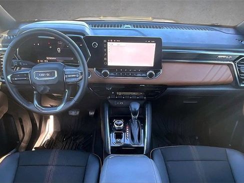 Used 2024 GMC Canyon AT4 w/ Technology Package image 12