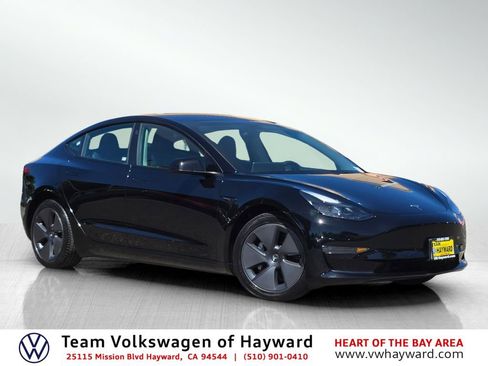 Used 2023 Tesla Model 3 Standard Range RWD image 1